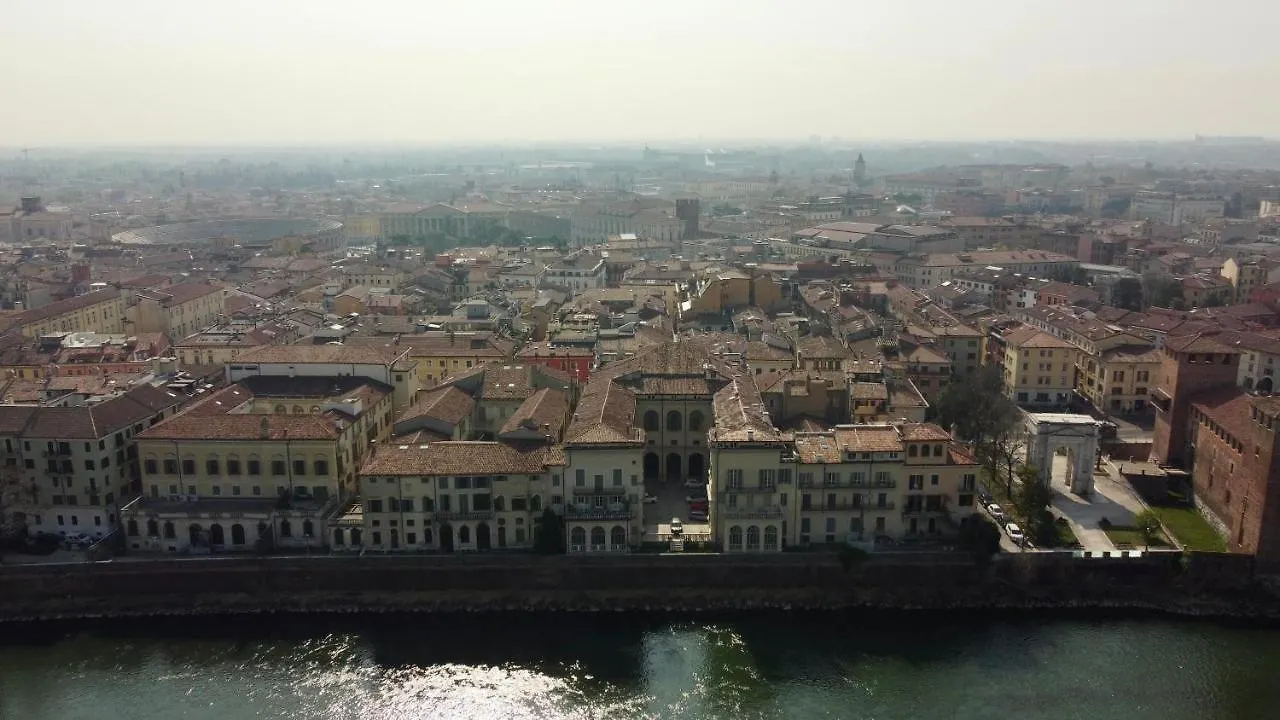 Apartment Cavour44 - Palazzo Canossa Verona