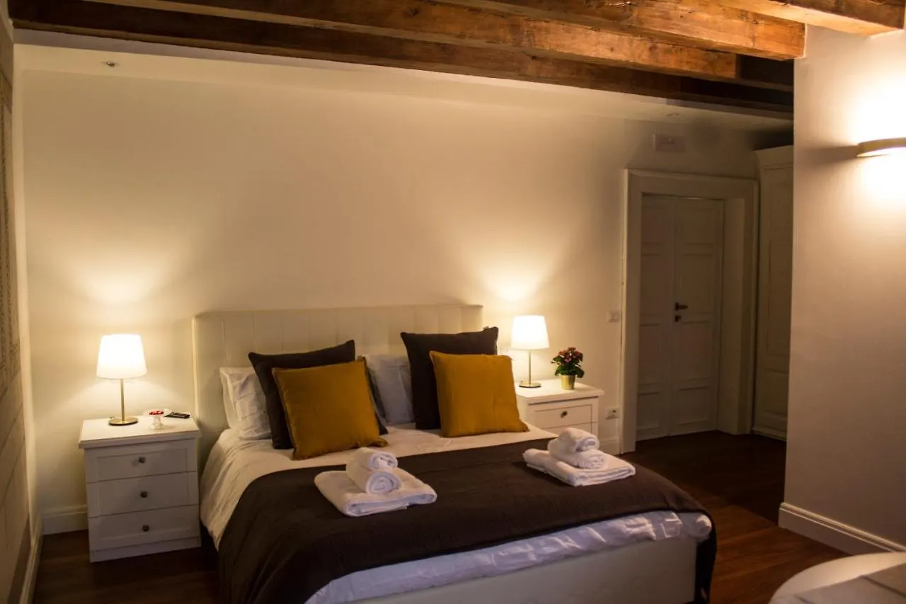 Apartment Cavour44 - Palazzo Canossa Verona