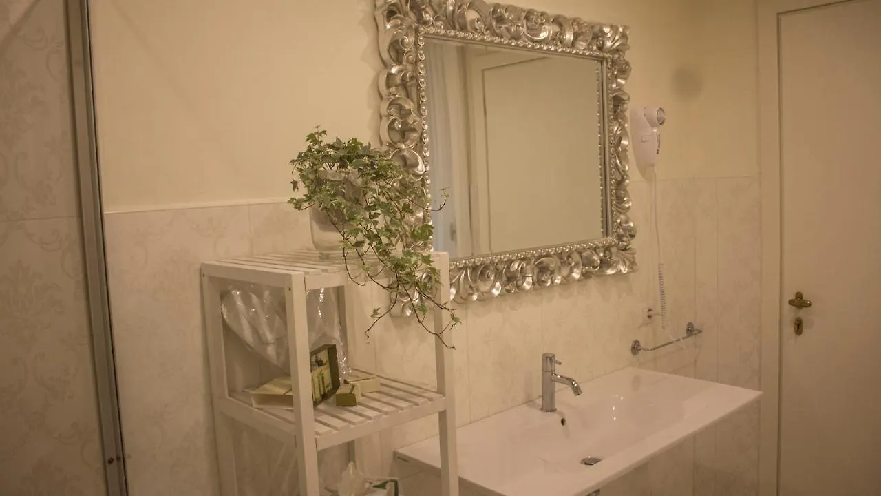 Cavour44 - Palazzo Canossa Verona Apartment