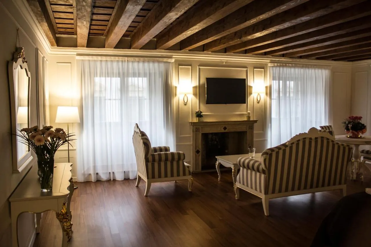 Cavour44 - Palazzo Canossa Verona