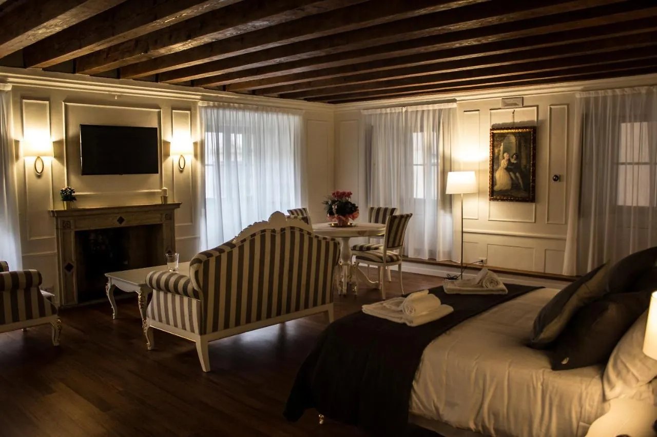 Apartment Cavour44 - Palazzo Canossa Verona