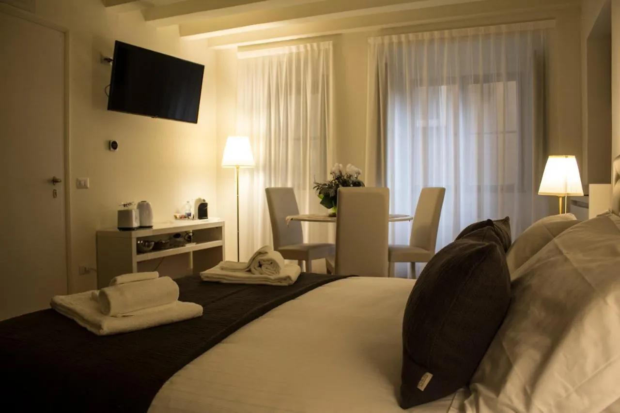 Cavour44 - Palazzo Canossa Verona Apartment