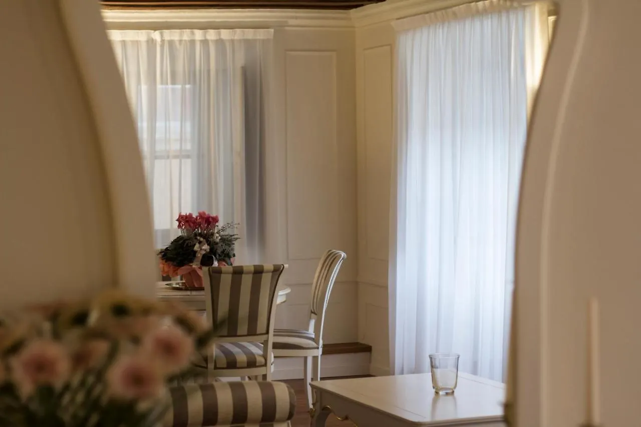 Apartment Cavour44 - Palazzo Canossa Verona Italy